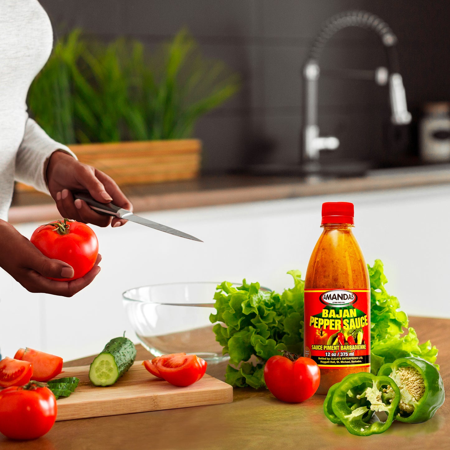 pepper sauce with chopping board